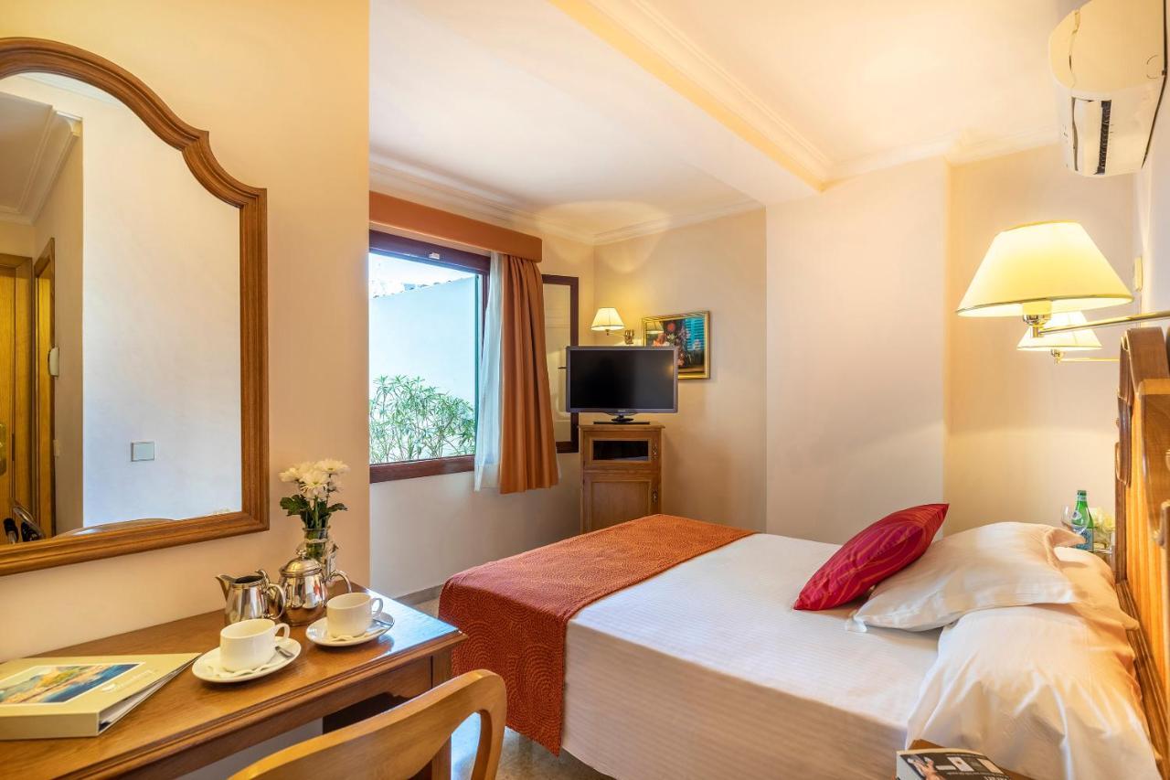 Hotel Miramar Port de Pollença Oda fotoğraf